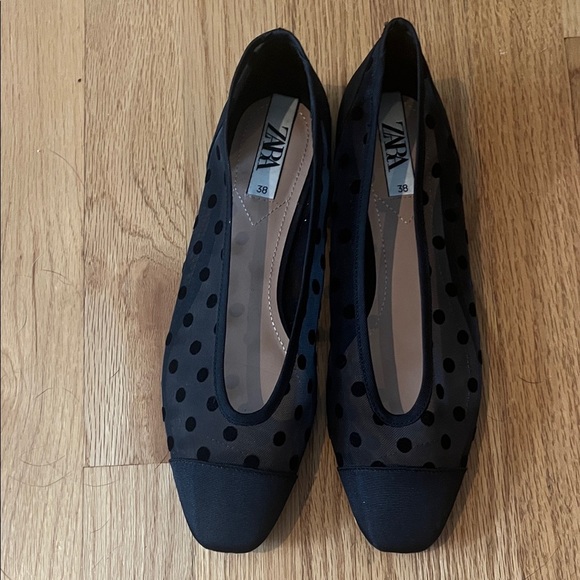ZARA POLKA DOT BALLET FLATS, size 38 (7.5) - Picture 1 of 3
